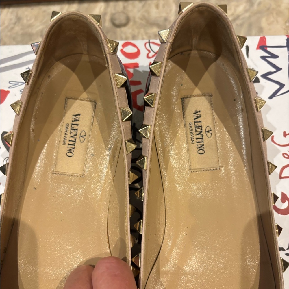 Valentino Garavani Black and Tan Flats/Worn/ No Box - Picture 3 of 6